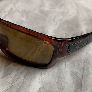 New Mens Brown Sunglasses Black Logo